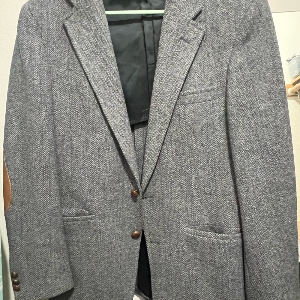 Gray Blazer with Modern Fit and Notched Lapel
